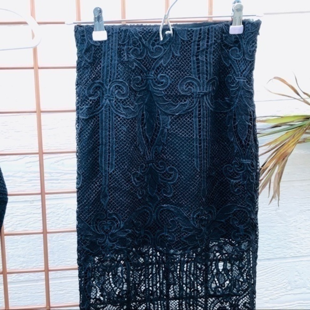 Two piece lace set - crop top and midi ski… - Picture 3 of 7